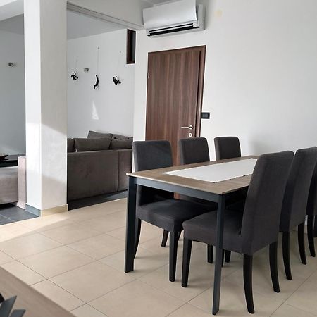 Apartment Spanjol Banjol Buitenkant foto