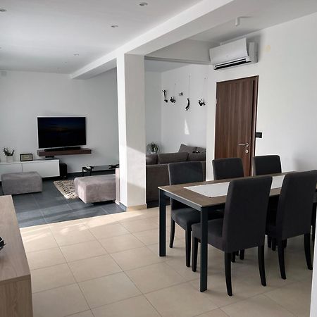 Apartment Spanjol Banjol Buitenkant foto