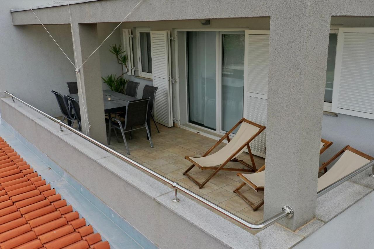 Apartment Spanjol Banjol Buitenkant foto