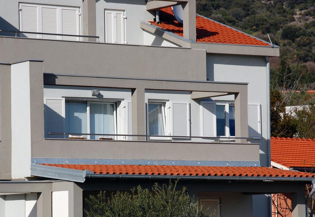 Apartment Spanjol Banjol Buitenkant foto