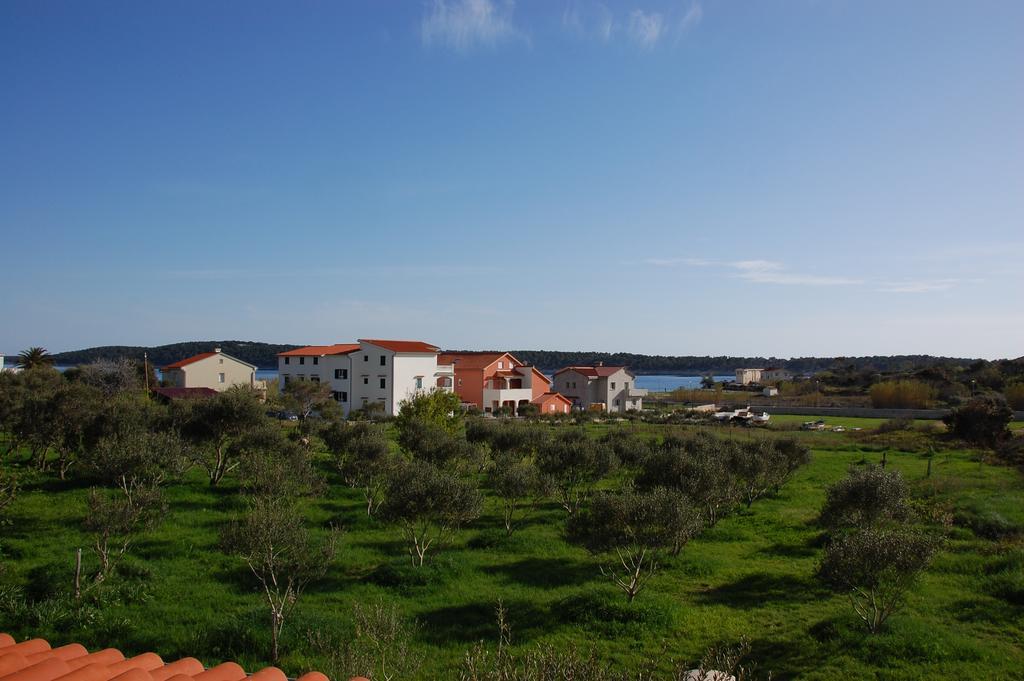 Apartment Spanjol Banjol Buitenkant foto
